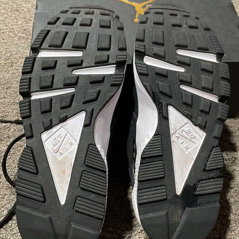 Nike - Picture 5 of 5